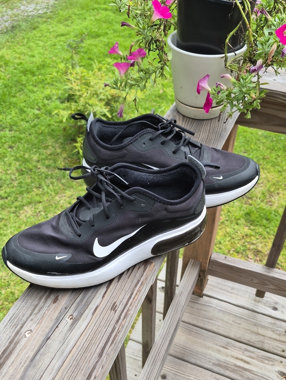 Nike Black and White Low-Top Air-Cushioned Sneakers